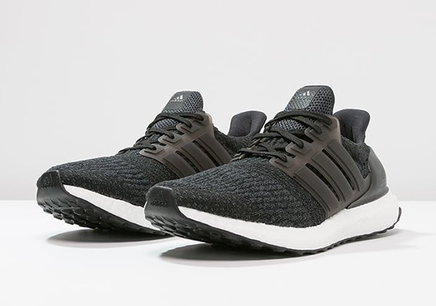 SneakerNews's tweet photo. Is this the adidas Ultra Boost 4.0? They're already available overseas... https://t.co/CX1HhiDDpH https://t.co/DrGsbGcYF8