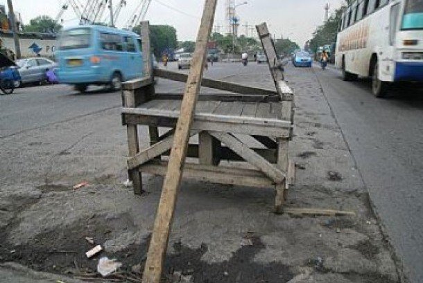 Jalan Rusak di Sukabumi, Mahasiswa Ancam Ajukan Gugatan nasional.republika.co.id/berita/nasiona…