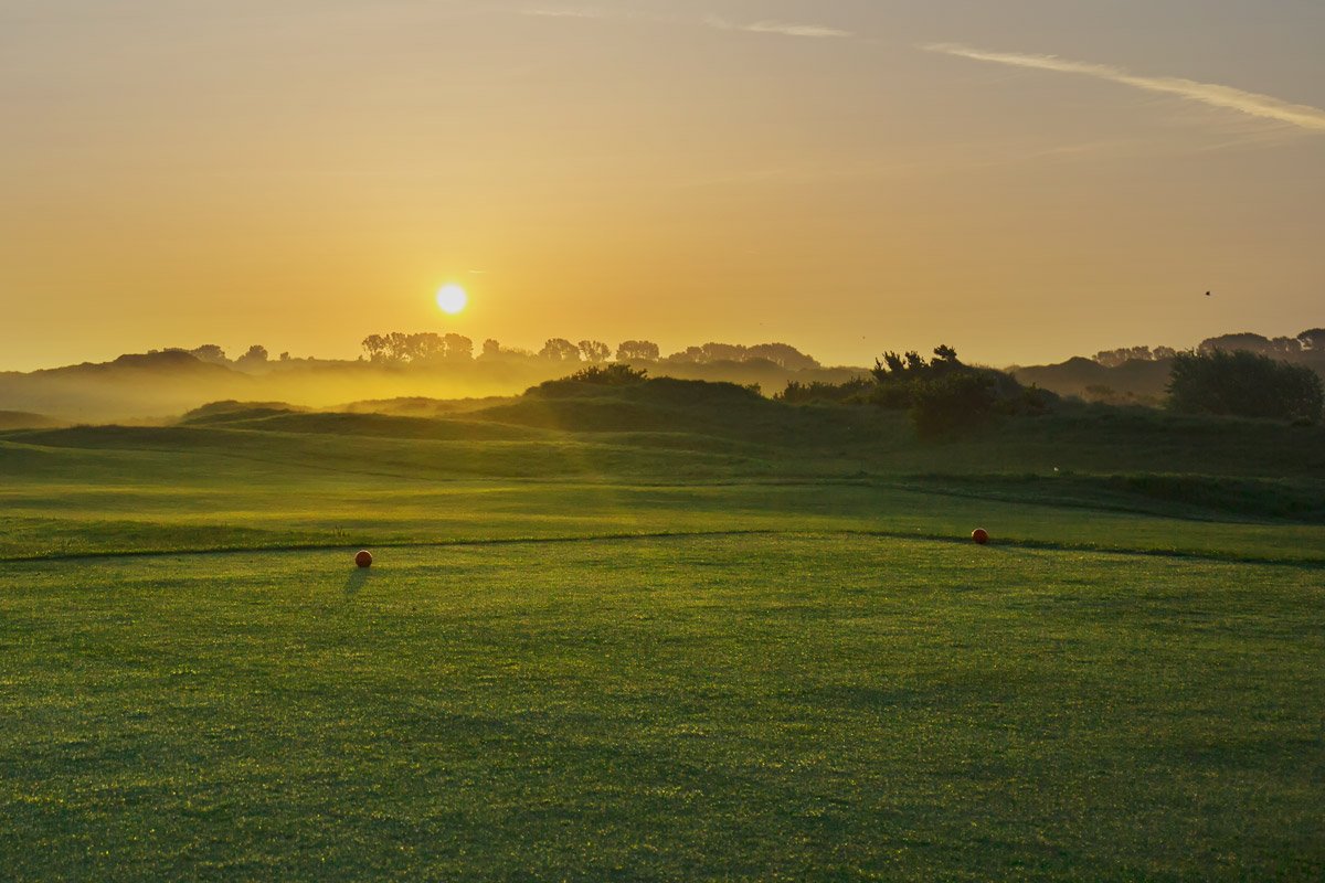 kaiame's tweet photo. Portmarnock Links at sunrise #golf #golfcourses #golfvisuals https://t.co/nh2rcEVyJ8