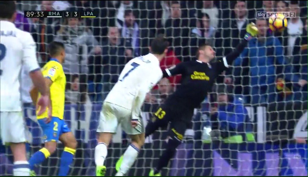 SkySportsStatto's tweet photo. Cristiano Ronaldo scores 2 in 3 mins. He's now scored 51 goals in 55 apps since Zidane became Real Madrid head coach in January 2016 #LaLiga https://t.co/YwNXEFqHAK