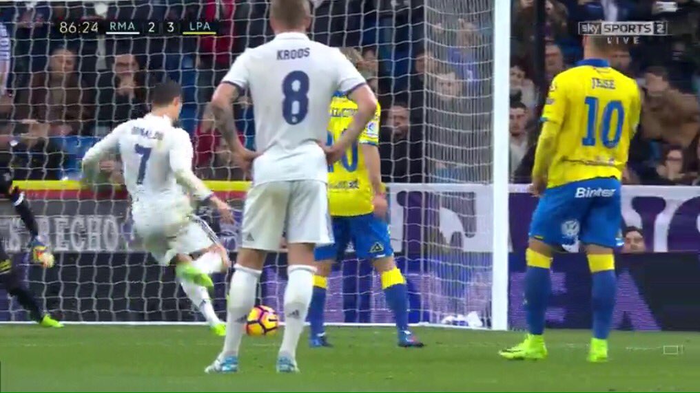 SkySportsStatto's tweet photo. Cristiano Ronaldo scores 2 in 3 mins. He's now scored 51 goals in 55 apps since Zidane became Real Madrid head coach in January 2016 #LaLiga https://t.co/YwNXEFqHAK