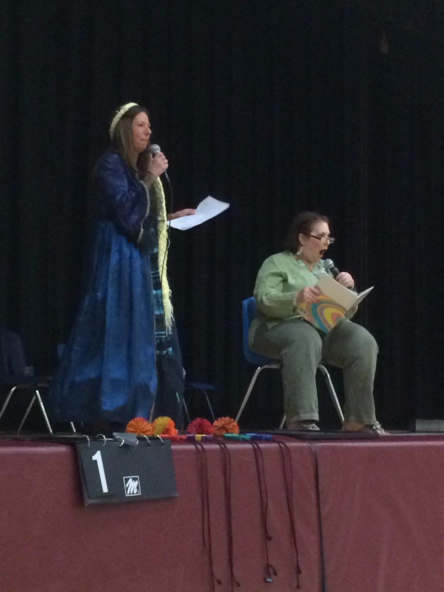 LitCoachesK5's tweet photo. WES kicked off Read Across America week with a readers' theater assembly! #bravobburg https://t.co/ltNfSv1ftS