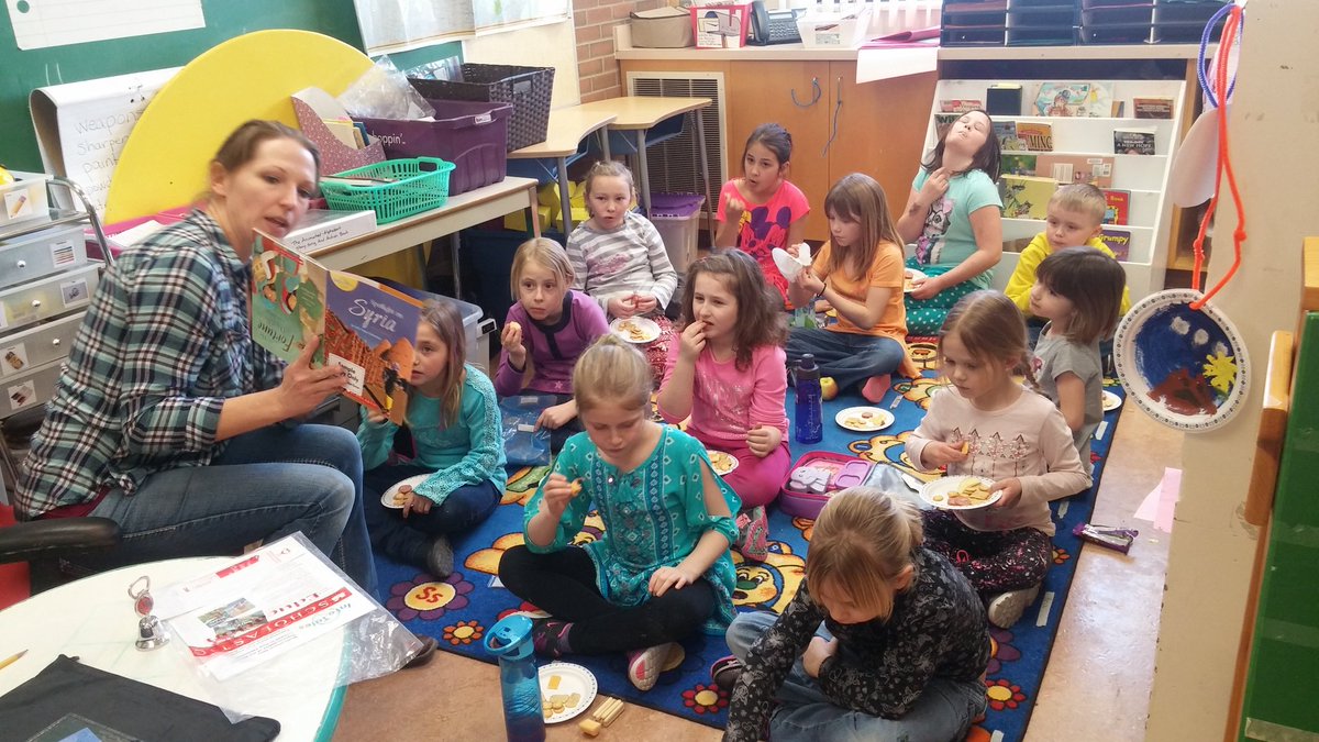 tanisregan333's tweet image. Show &amp;amp; tell @JennerPRSD8 ! We brushed Blue Eyes the horse &amp;amp; gave lots of hugs! Parent Helper read 2 class! #prsd8 #multigrade #love