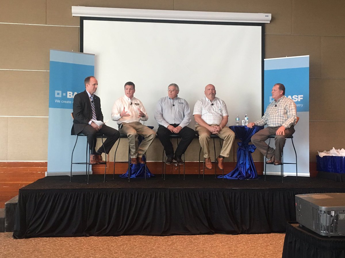 fosterk96's tweet photo. Listening to panel of farmers talking about the secrets behind profitability held by BASF @ComClassic #sciencebehind17 https://t.co/Si62lHvhEv
