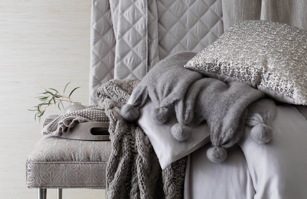 AnnieSelkeCo's tweet photo. #OnTheBlog we're sharing tips for adding textured textiles to a space to instantly up the #orglamic coziness factor: https://t.co/zzKBl90GKD https://t.co/unLm5Ut7Hw