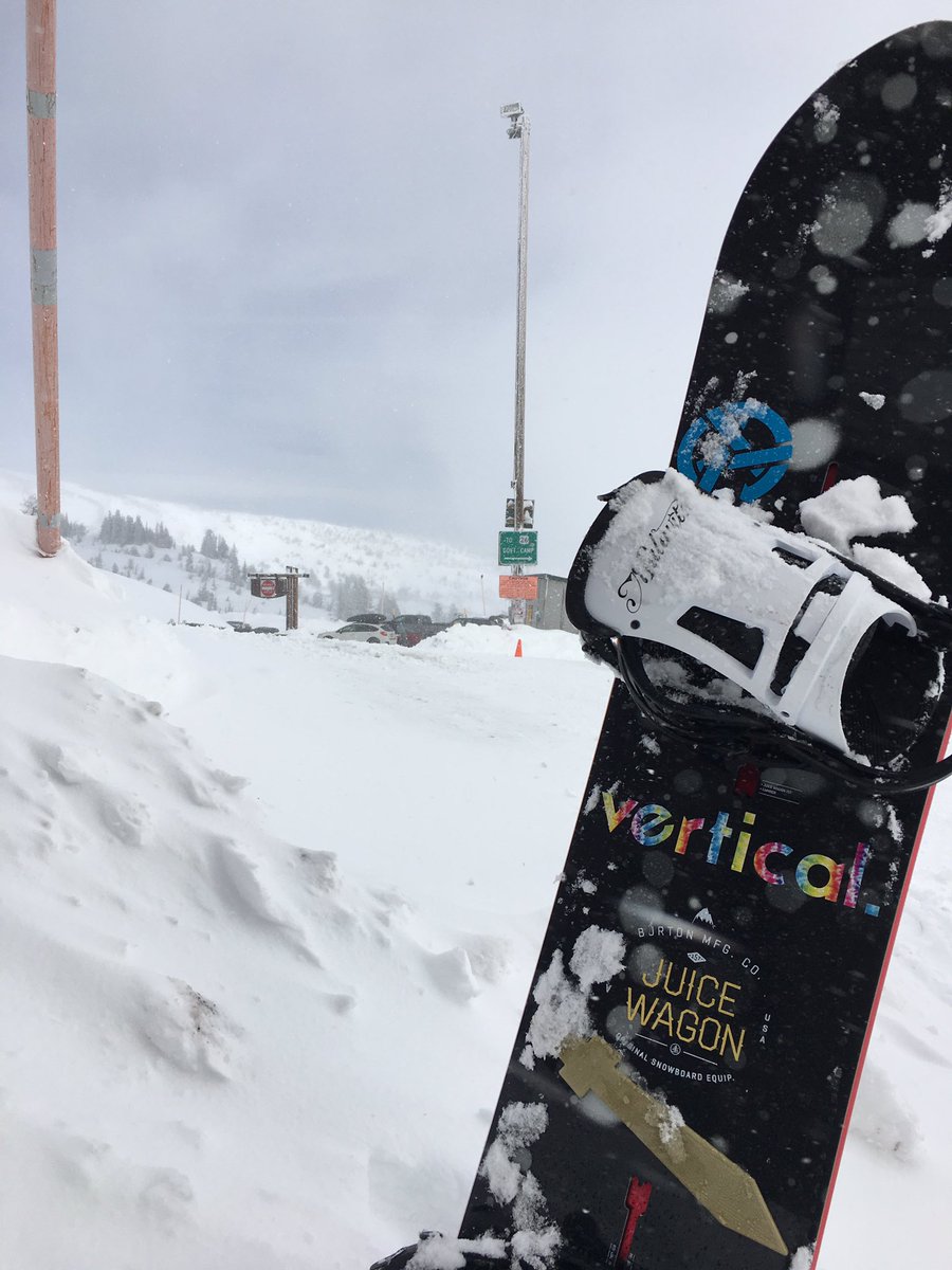 ihatethegrocers's tweet photo. #truelife #snowboarding #soulshred @burtonsnowboard @verticalurge #timberline #oregon #pacNW #deepdays #pow #yew https://t.co/62HdrUVUwn