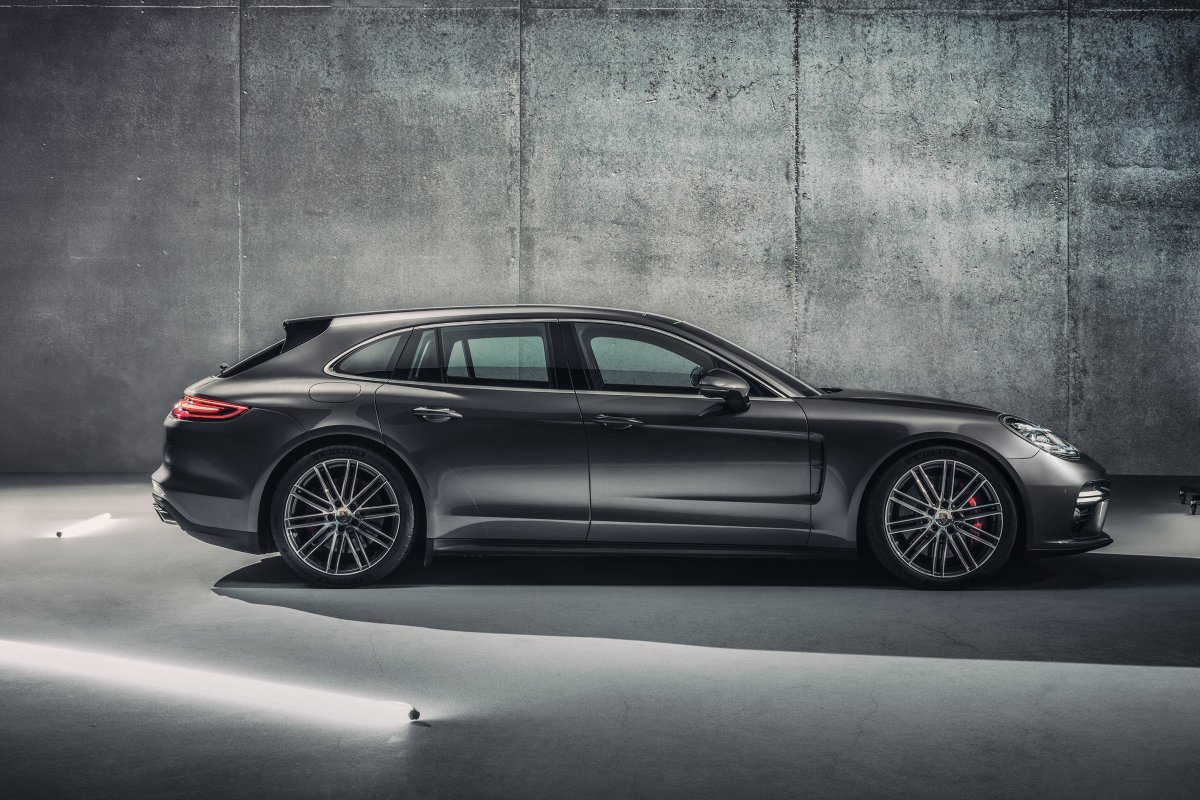 Porsche's Panamera Sport Turismo brings estate car space to the ferocious 4-door... evo.co.uk/porsche/paname… #porsche #GIMS