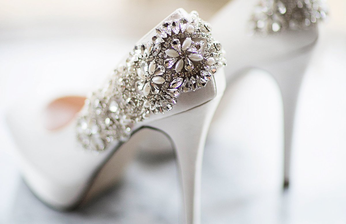 DolceChicEvents's tweet photo. The detail on these shoes from @pinkparadoxln is stunning! #weddingwednesday https://t.co/qhn2UAKliq