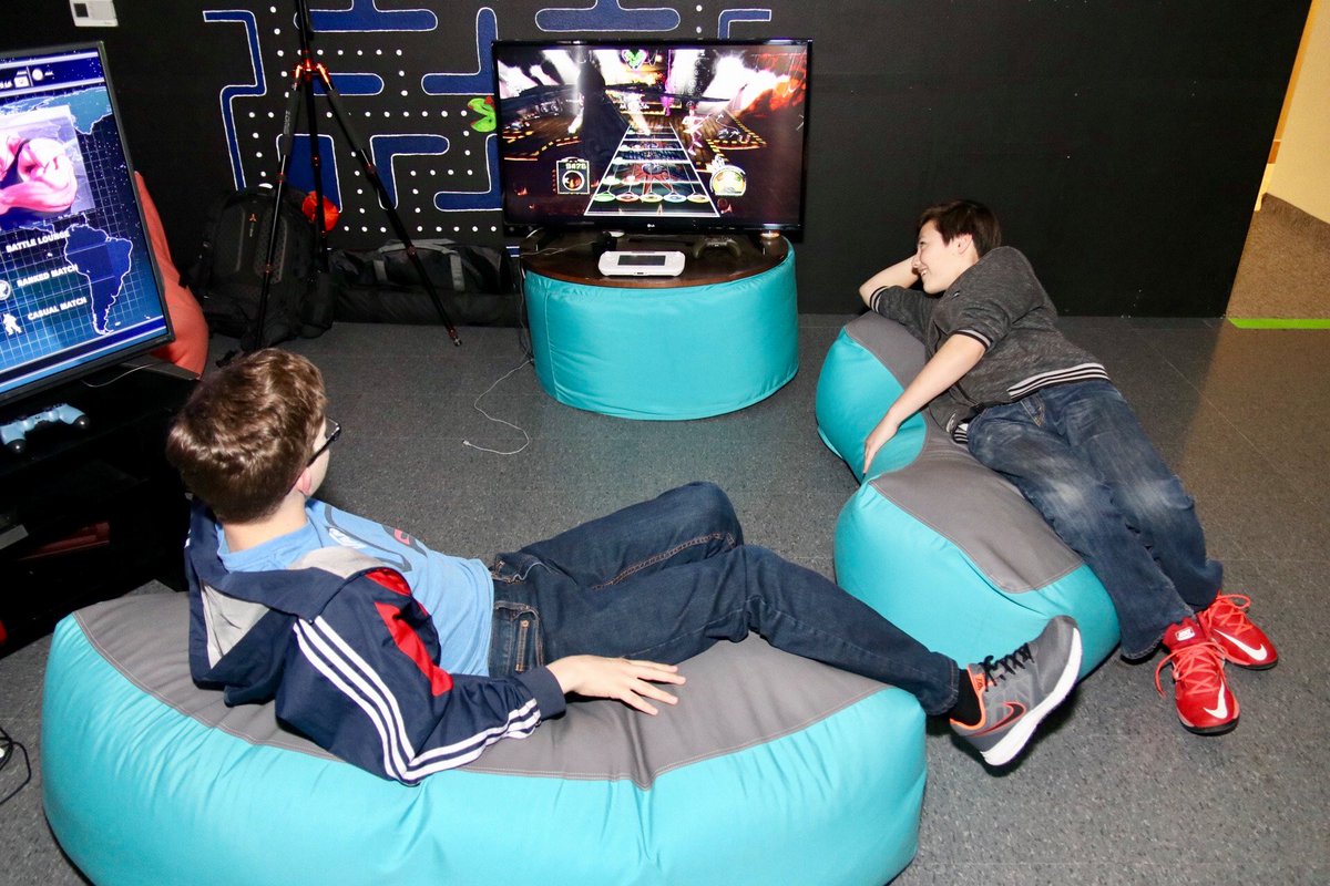 This is how you get the high score! Check out Jaxx at <a href="/RebootGamingLV/">Reboot Entertainment</a>  #beanbag #gameon