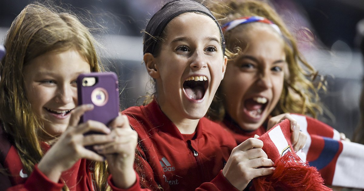 All of us when the #USWNT take the field 😱😍

#USAvGER preview: ussoc.cr/2mAaCpF