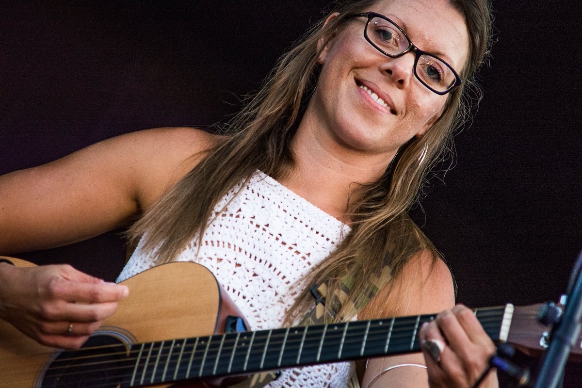 HopeFestCanada's tweet photo. @LeclairStudios @TherapySeekers @ekb7907 #ThanksAnthony #Hopefest2017 #GeorginaCares #SickKids #MusicTherapy https://t.co/RNBIZlHlWJ