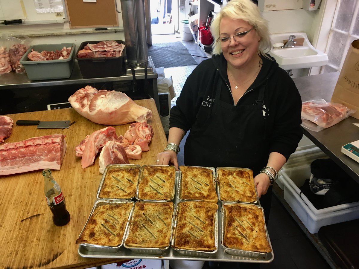 SwineryMeats's tweet photo. Look what Chef Kim made, Lamb &amp; Beef pot pies. https://t.co/Gt7rrDVKGB