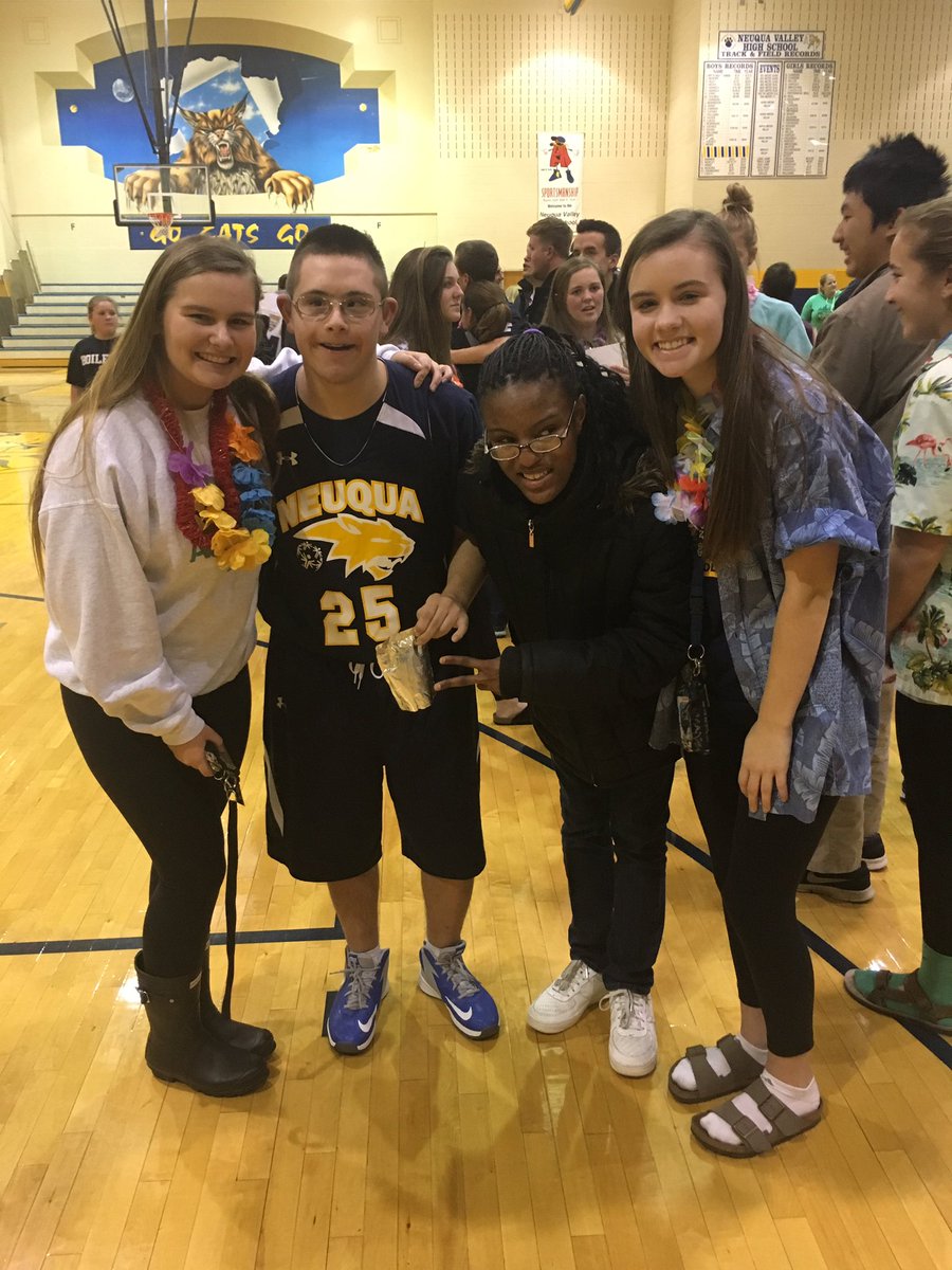 sarahphillips03's tweet photo. #SpreadTheWordToEndTheWord because my friends are so much more than a hurtful word!! Choose respect :) 💟 https://t.co/oeX5u2NmNz