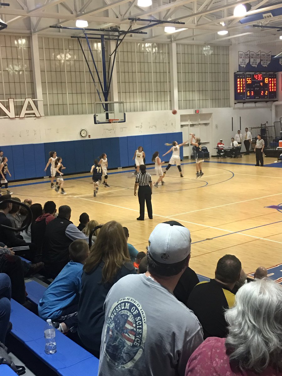 HealthySEPirate's tweet photo. Happy to be at the G-men vs Brookfield game. G-men are fun to watch when you're not playing against them! #PTCpride https://t.co/swxOnrJyNE