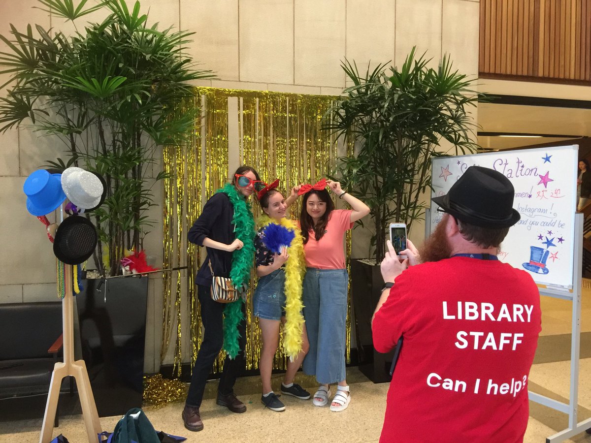 FinchXP_'s tweet photo. Meanwhile at @Sydney_Uni @sydney_library.... @finchapp and @fiona_ouyangg get in on the #usydoweek fun! #sayfinchme! https://t.co/M0Fq3hwezq