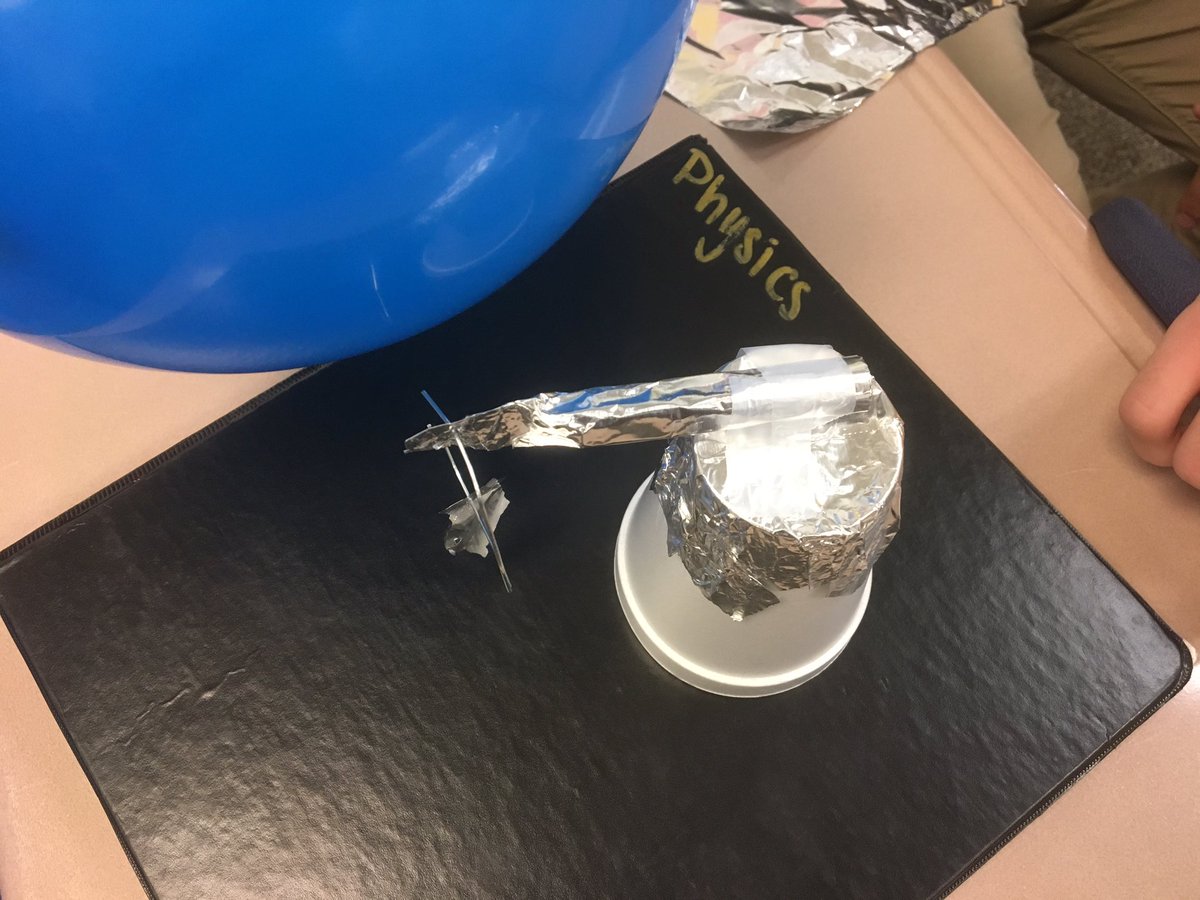 GrbyDmrtrk's tweet photo. We built a simple #electroscope #physics #STEMSOS @leventsakar https://t.co/OGQtzCmEli