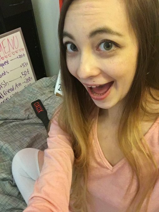 cash me online how bow dat https://t.co/GMhyTI2XK7<a href="/tag/mvsales"class="tags"><span>#mvsales</span></a>