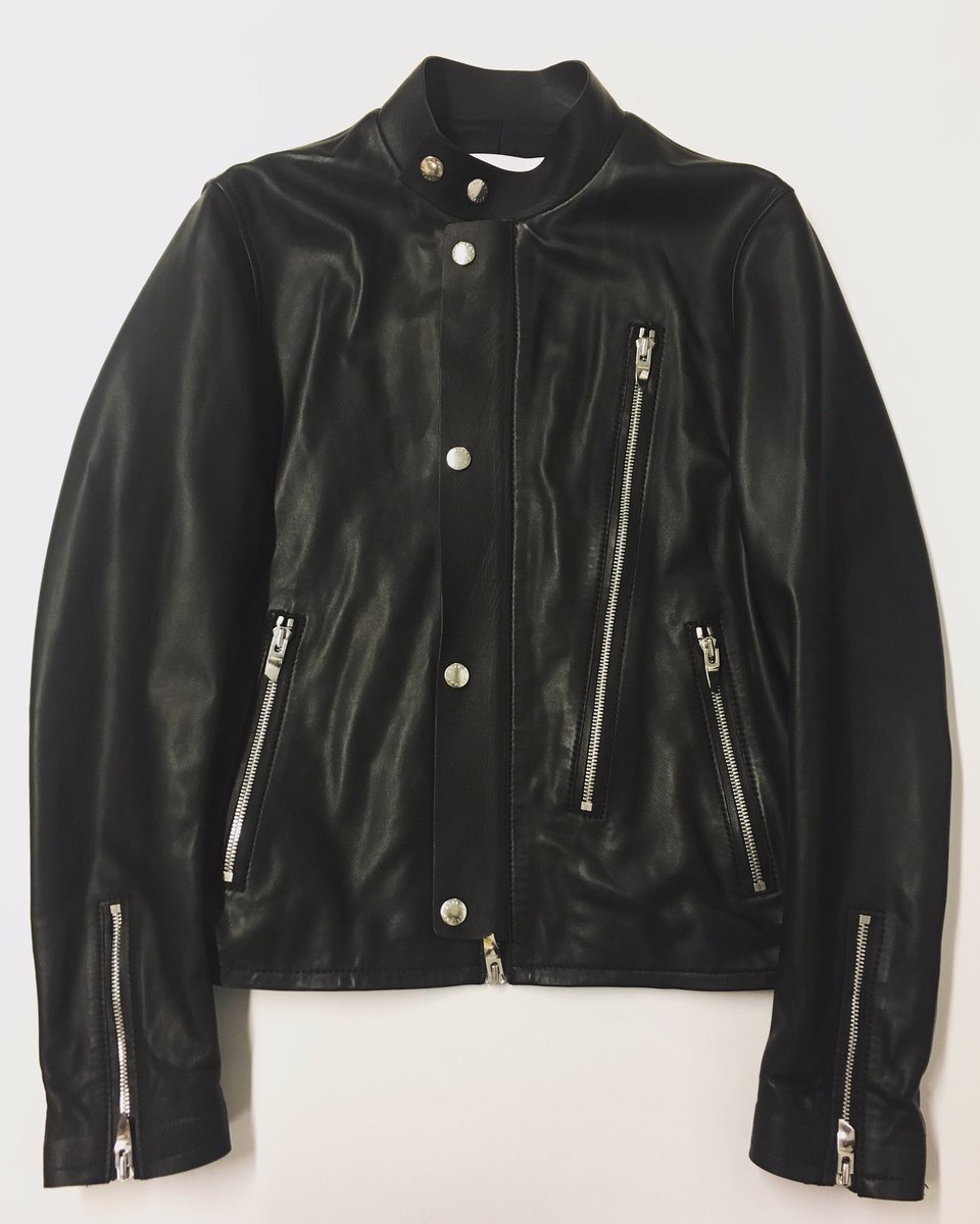 FINDSTORE_'s tweet photo. 新入荷。
春、レザー女子。たまらないっすね。
#astraet #unitedarrows #leatherjacket #lady #findstore #fashion #used #clothing #usedclothing #japan #osaka #spring https://t.co/tYO6KGS7yn