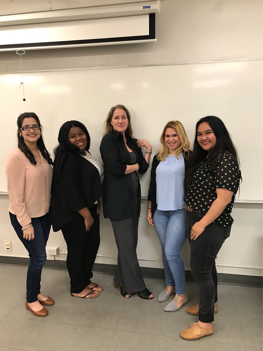 MILES_north's tweet photo. Immigration attorney @JordanaHart1 led a discussion on immigration policies at the MILES meeting today. Join us at our next meeting! https://t.co/enmaDNQg29