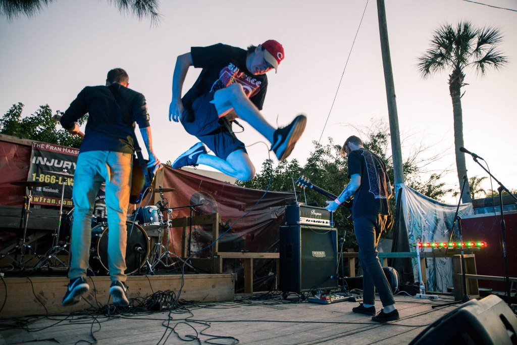 MOSmusicmag's tweet photo. Check out my tour blog from @Homeboundhardcore &amp; @edorramusic 's Dead World tour! https://t.co/UWYwDyM0g9 https://t.co/7FsdZ6fwFO