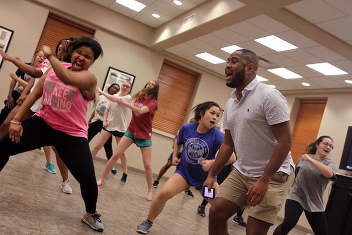 OUDaily's tweet image. For the first time, a non-greek organization @OUClassCouncil, will perform as part of Sooner Scandals: bit.ly/2ltCz0R