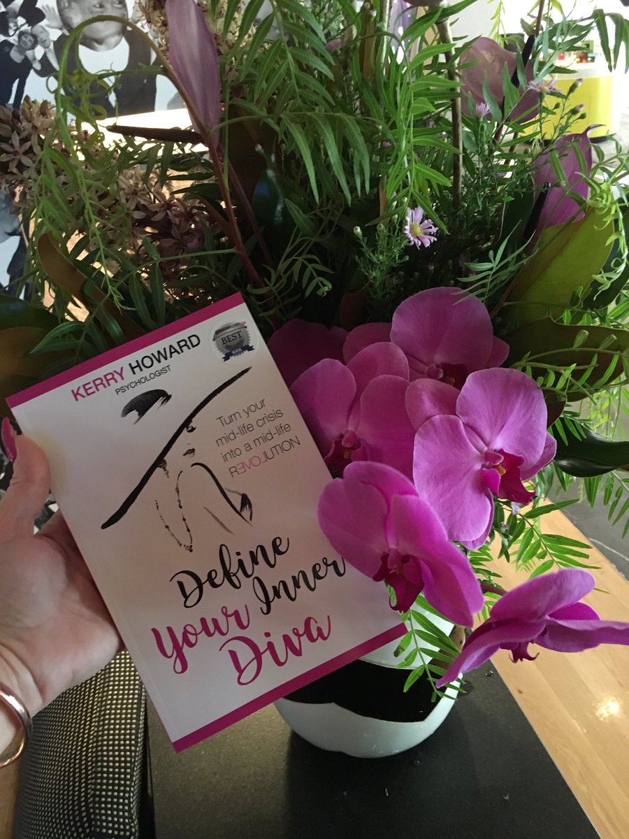 MsPinkHerself's tweet photo. Great start to lunch celebrating International Women's Day π Canberra always leading the nation π @CBAWomenInFocus @Canberra #definitivediva https://t.co/XzwpIiH9me