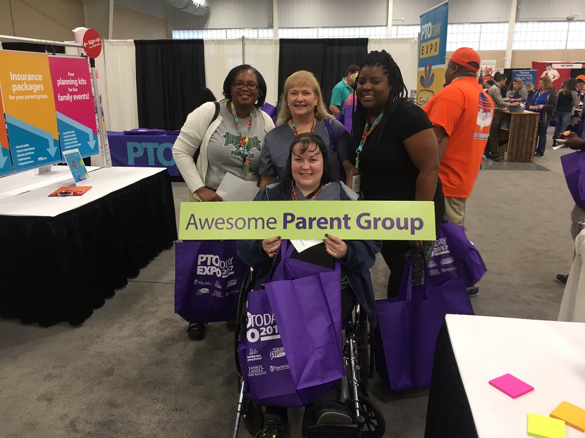2RiversMiddle's tweet photo. Two Rivers PTO representing our school at the PTO expo in Lebanon! Thankful for supportive parents  &amp; teachers! @CommAchieves @MetroSchools https://t.co/cyxkLyRXR6
