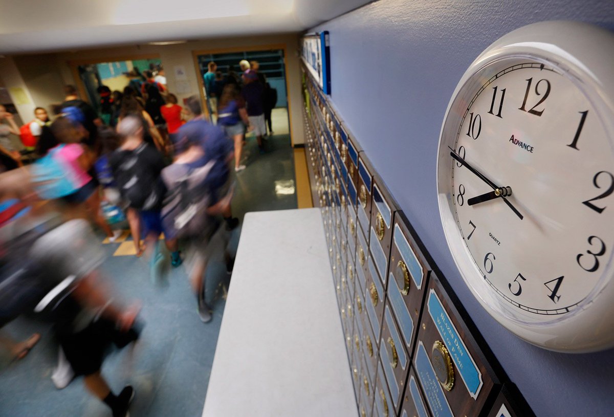 PressHerald's tweet photo. #Maine lawmakers consider ban on high school start times earlier than 8:30
https://t.co/5huinb7xls https://t.co/wEIvrzqilB