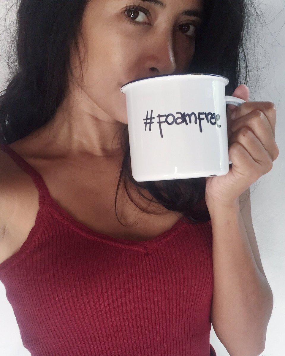 PlasticFreeBHL's tweet photo. Hug your mug.
#foamfree #hugyourmug #5gyresambassador #styrofoamsucks @5gyres https://t.co/9L5JeyBeU9