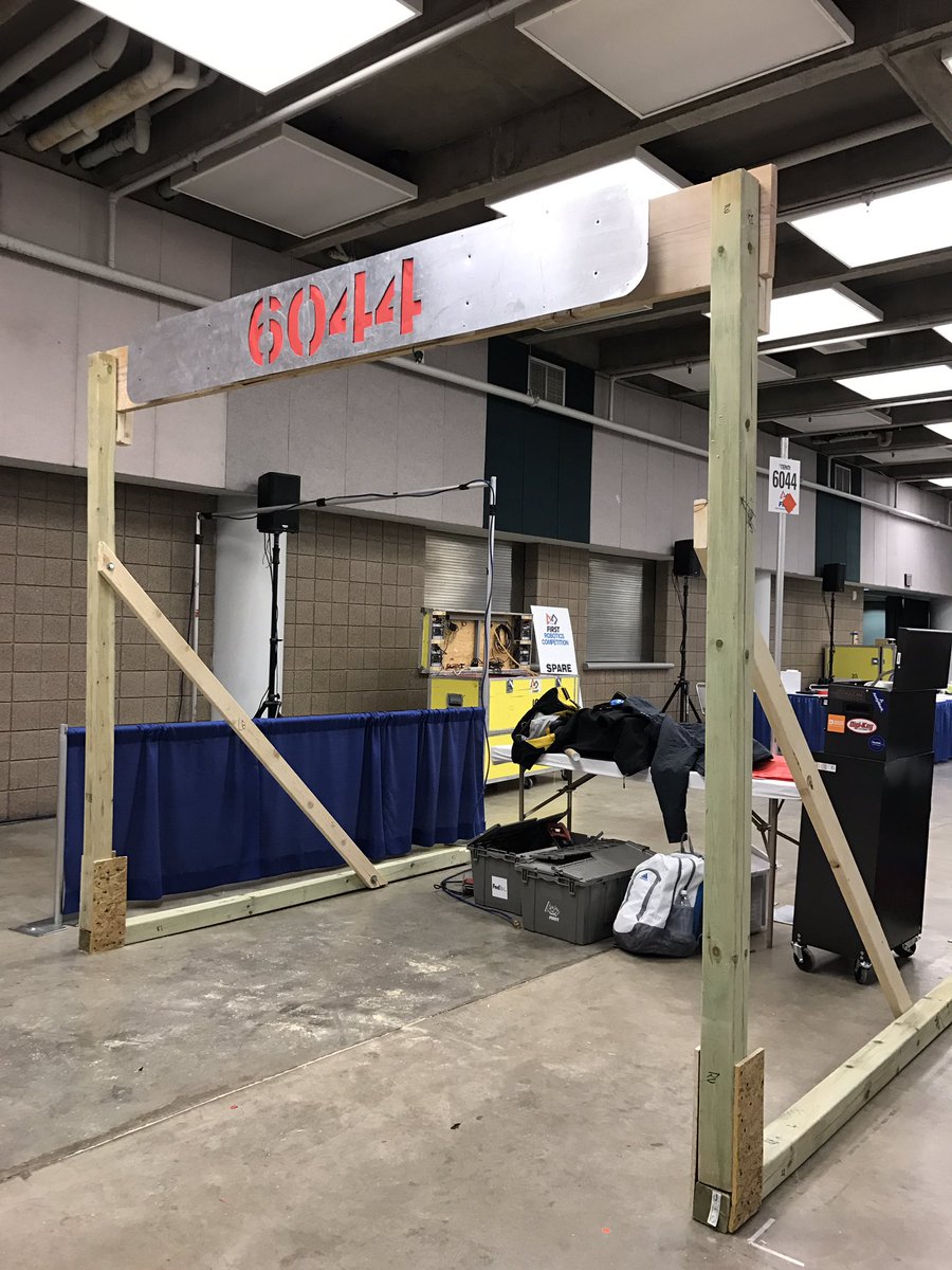 Thank you <a href="/FRC2502/">Talon Robotics</a> for letting us borrow some screws! Helped us get our pit up! Thanks a bunch!!! #OMGrobots #FRC