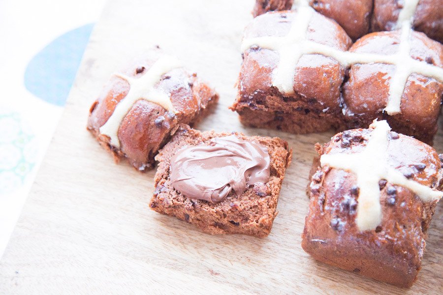 sweet_magazine's tweet image. Is it too early to crack out the Nutella Stuffed Chocolate Hot Cross Buns?? sweetm.ag/1pm8lPr