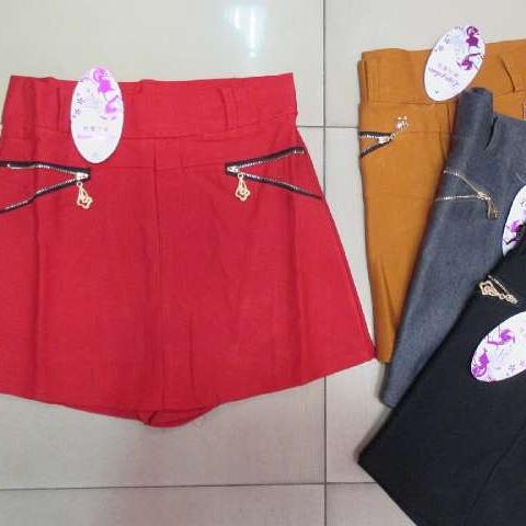 sofie_su's tweet image. Rok celana ukuran all size 
Bahan stret
Harga 75.000
Pin bb 58477FE0