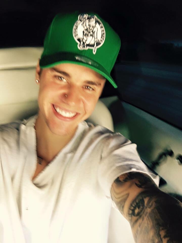 bibsprxm's tweet photo. Happy 23 Birthday baby! @justinbieber Te amo❤🇵🇷 https://t.co/3b0yRVmyAK