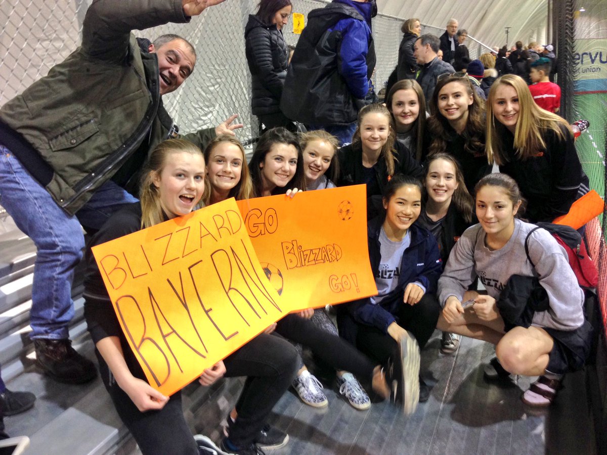 BlizzardSC01's tweet photo. Congrats @bayern_blizzard on your win tonight! #futsalfinal #blizzardsisters #randomphotobomb https://t.co/aA11ooYiPs