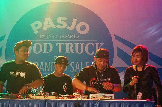 spin_dub's tweet photo. Latepost #djing at #pasjo #pasjo2017 #banggasidoarjo #jawapos #sidoarjo with #pdjijatim https://t.co/J5shulScmY