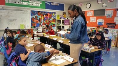 See what McKinley students are learning from Centennial HS students on <a href="/JA_USA/">Junior Achievement</a>  Day. ow.ly/5dsm309uKyz <a href="/asb_apache/">Centennial ASB</a>