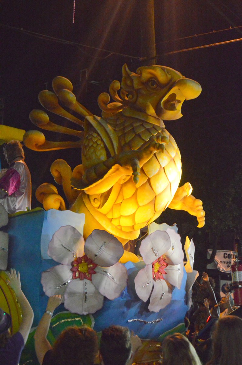 knoxroadtripper's tweet photo. Last Thursday's #KnightsofBabylon parade was a great way to start our #MardiGras2017 #followyournola https://t.co/XOReX6IRWt