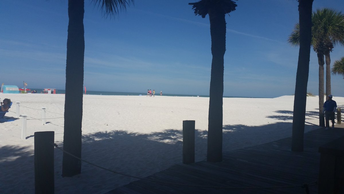 EmsHuxley's tweet photo. All days in Florida are awesome, but today was simply perfect...

#floziday17 #clearwaterbeach #seascreamee https://t.co/7tXKRjqSNk