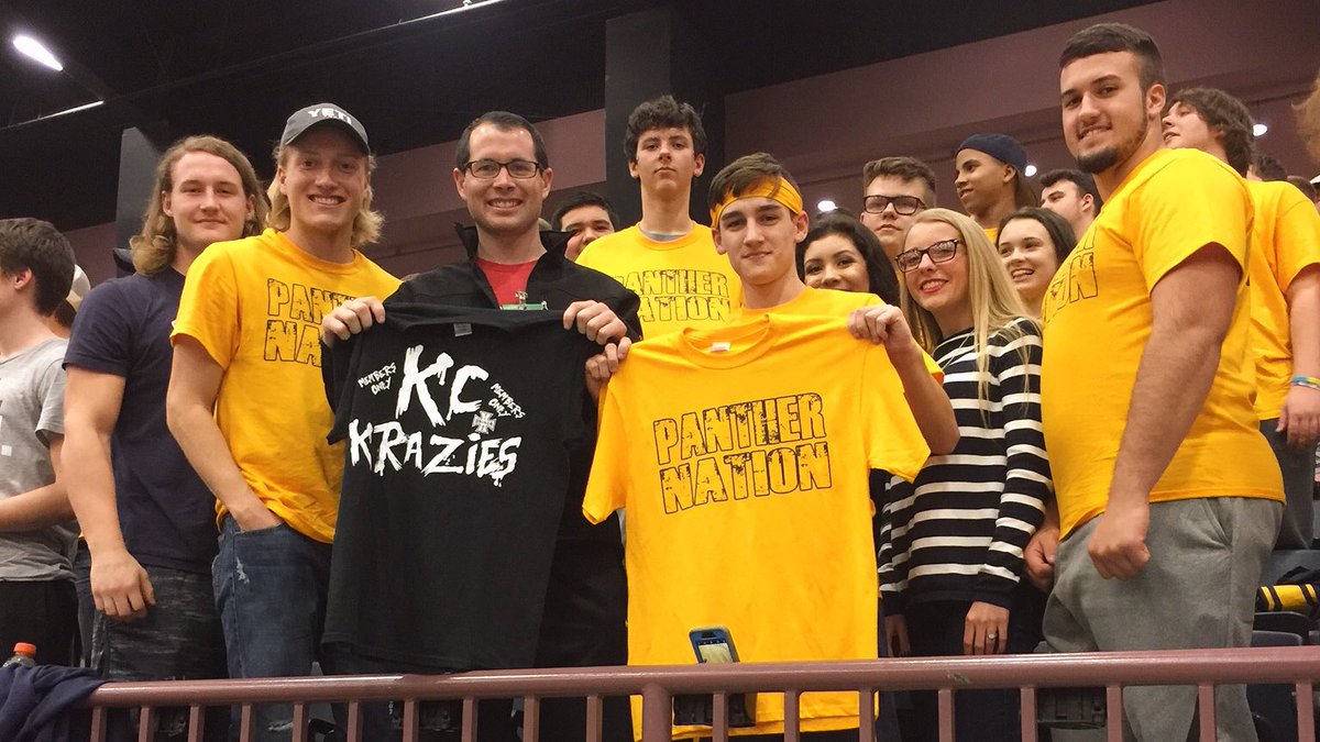 CalebWYMT's tweet photo. Knox Central's student section made me an official "KC Krazie" tonight.
KCHS👏👏👏👏👏
#Humbled https://t.co/eFcjkyBgjz