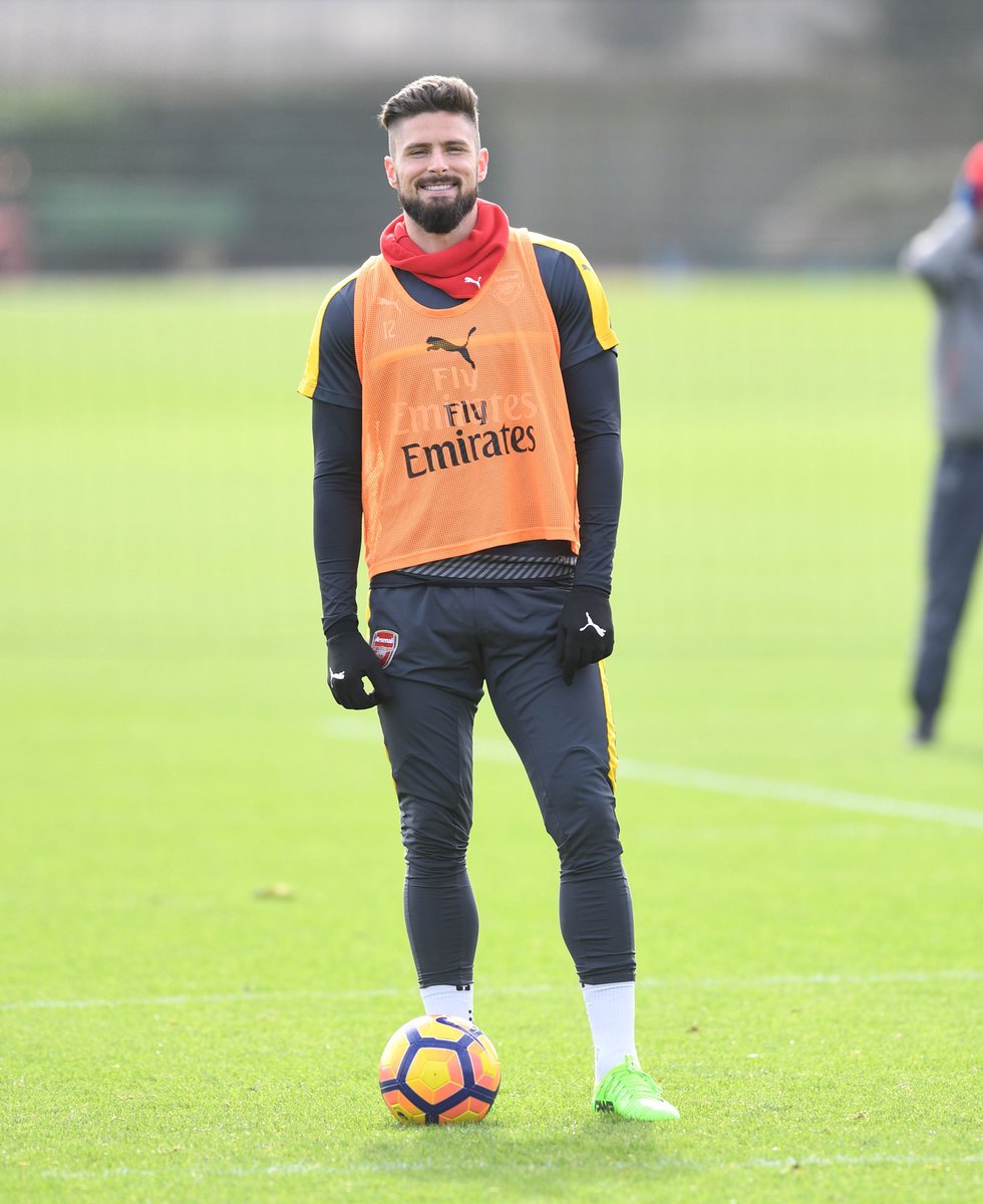 Dari latihan Arsenal kemarin nampak <a href="/aaronramsey/">Aaron Ramsey</a> &amp; @6_LKOSCIELNY sdh ikut berlatih penuh. #LFCvAFC