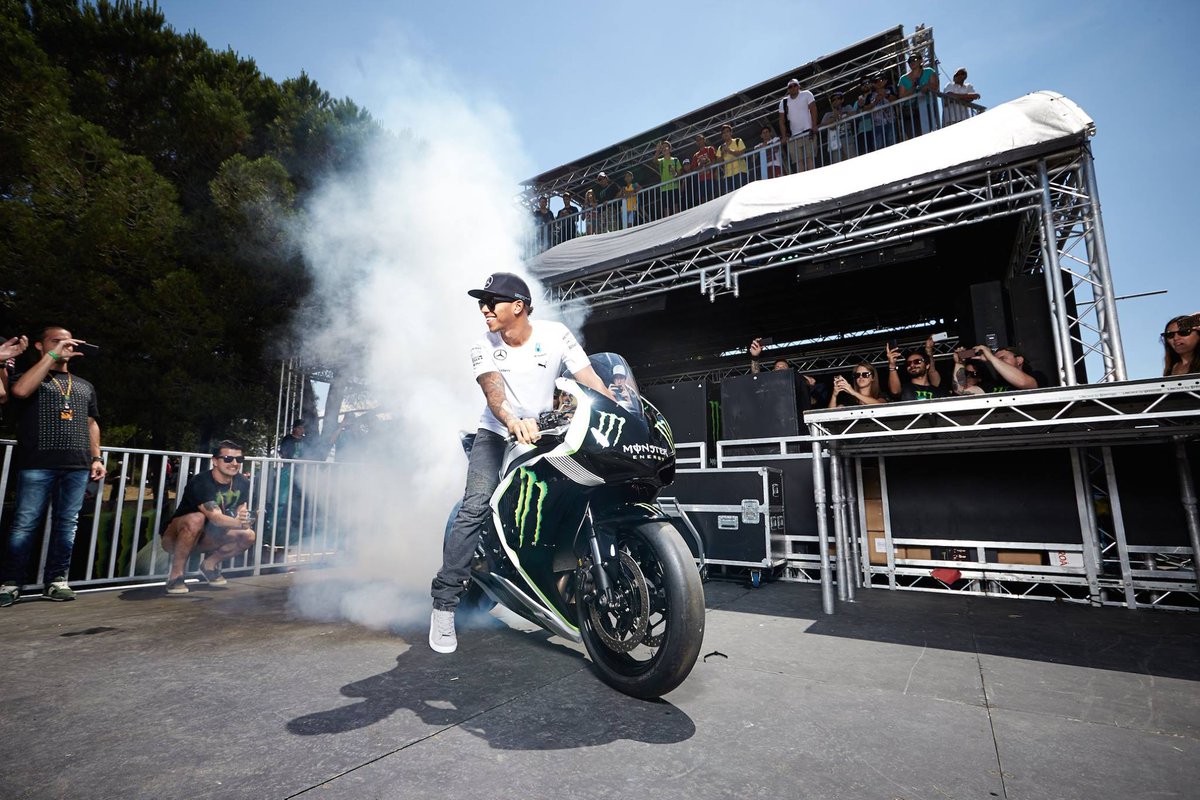 MonsterEnergyMx's tweet photo. Ícono del deporte motor y todo un chico Monster @LewisHamilton se une a la familia! Entérate en: https://t.co/Un3ZLA0m5d 
#44Unleashed #LH44 https://t.co/jDmSjX2L1q