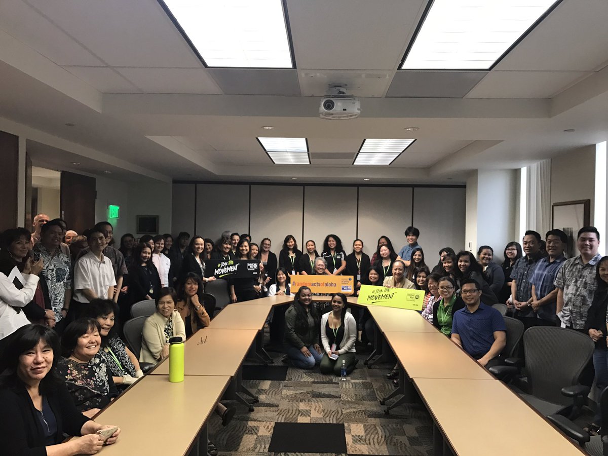 alohaunitedway's tweet photo. Surprised Hawaii Dental Service with a #RandomActsOfAloha! They enjoyed ice cream from @MeadowGoldHI. #JoinTheMovement #AlohaUnitedWay https://t.co/Jni2Z7wITM