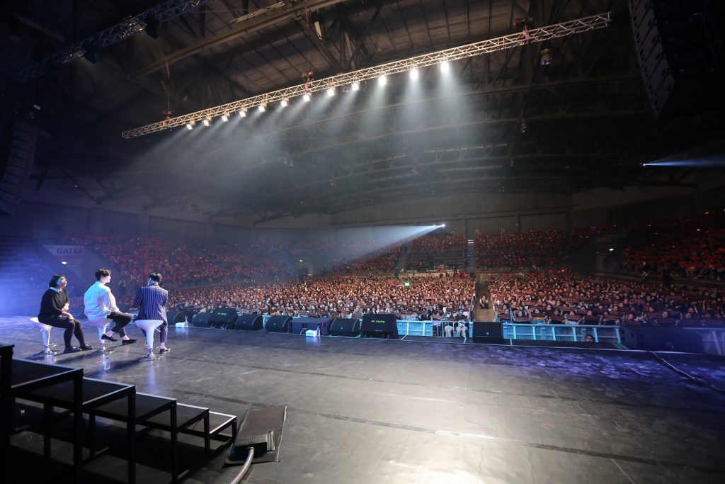 RzZeid's tweet photo. “2017 LEEJONGSUK FANMEETING “VARIETY” in BANGKOK” (1)

Credit:  https://t.co/2w1OGccGGY https://t.co/E82cFYO147