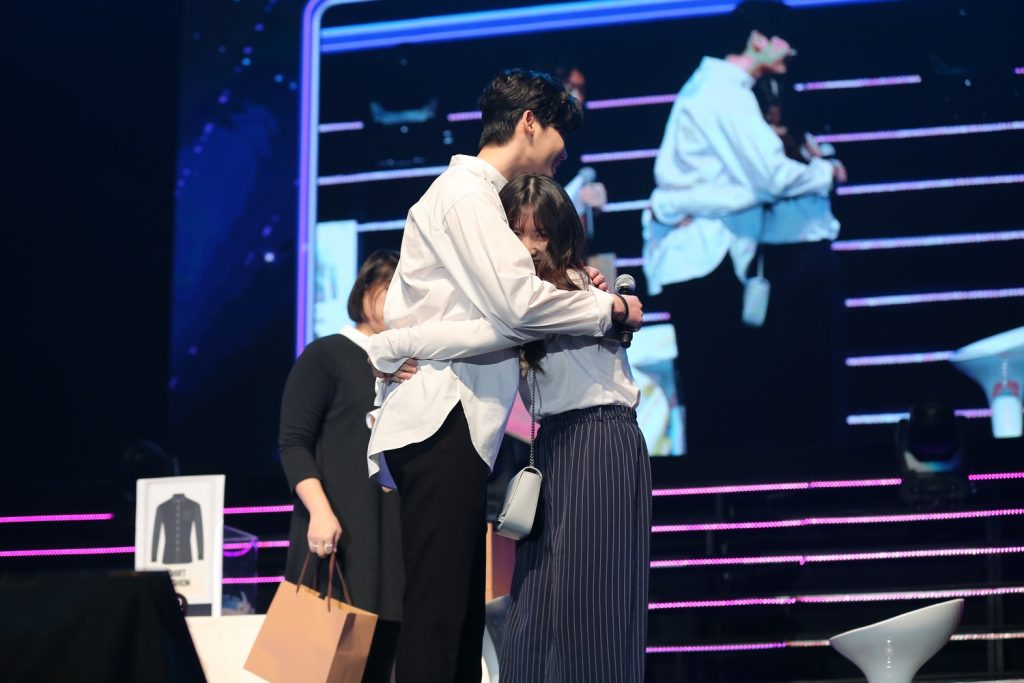 RzZeid's tweet photo. “2017 LEEJONGSUK FANMEETING “VARIETY” in BANGKOK” (2)

Credit:  https://t.co/2w1OGbV5Pq https://t.co/JMEqujAqp9