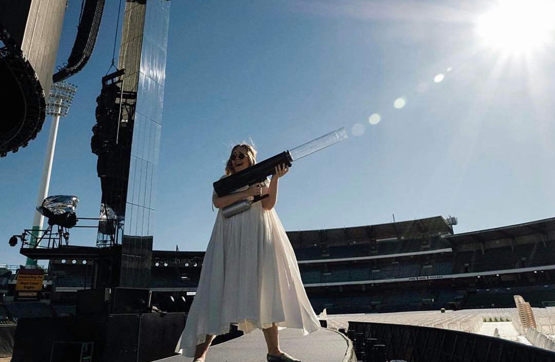 fxckingdaydream's tweet image. let the sky fall