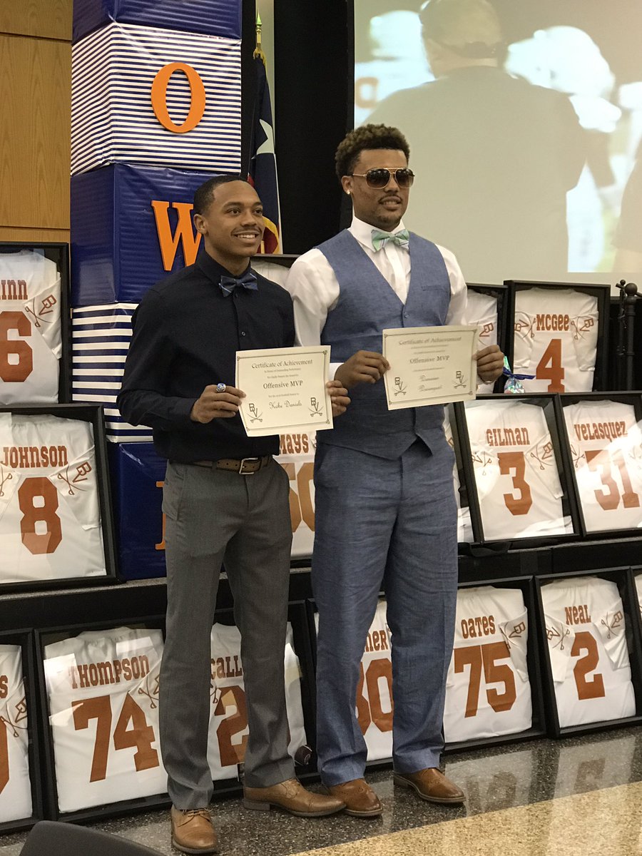bowie_fb's tweet photo. #BWB#VOLSforlife https://t.co/YmNrRxOQwV