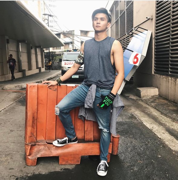 KapamilyaV's tweet image. SUMMER IS HERE!!! LEGIT.

@Hashtag_RyleS 😍😍😍😍😭😘👅

#TNTULtimateResbakDay4