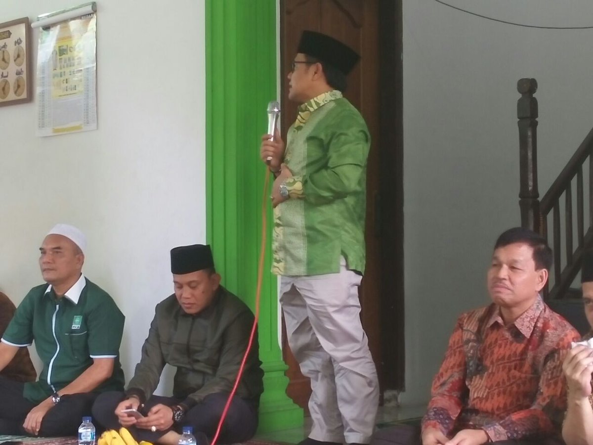 DPP_PKB's tweet photo. Ketua umum DPP PKB A Muhaimin Iskandar memberikan sambutan dlm kunjungan ke Yayasan Pendidikan Nurul Hasanah Medan. #KonsolidasiDewanPKB https://t.co/XFqEa7KcmA