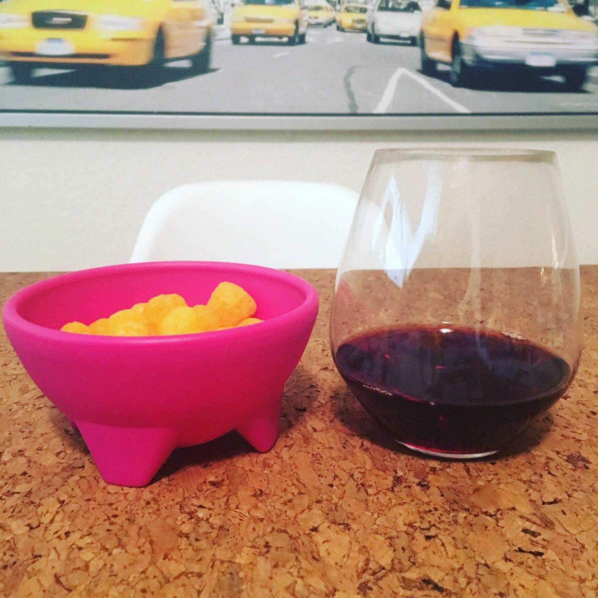 EvaWines's tweet photo. Just keeping it real🧀🏀🍷💁🏻 #winemom #momlife #winewednesday https://t.co/KrED342Ebs