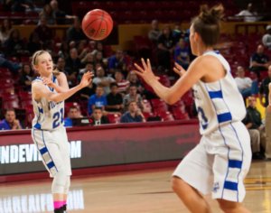 WeeklyDribble's tweet image. Pass and Cut Drill weeklydribble.com/2017/03/pass-a…